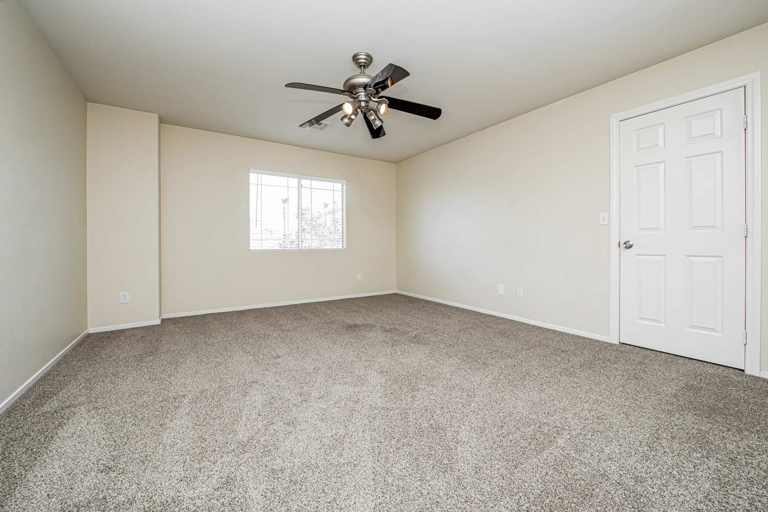 8913 Wolf Dancer Ave, Las Vegas photo 12