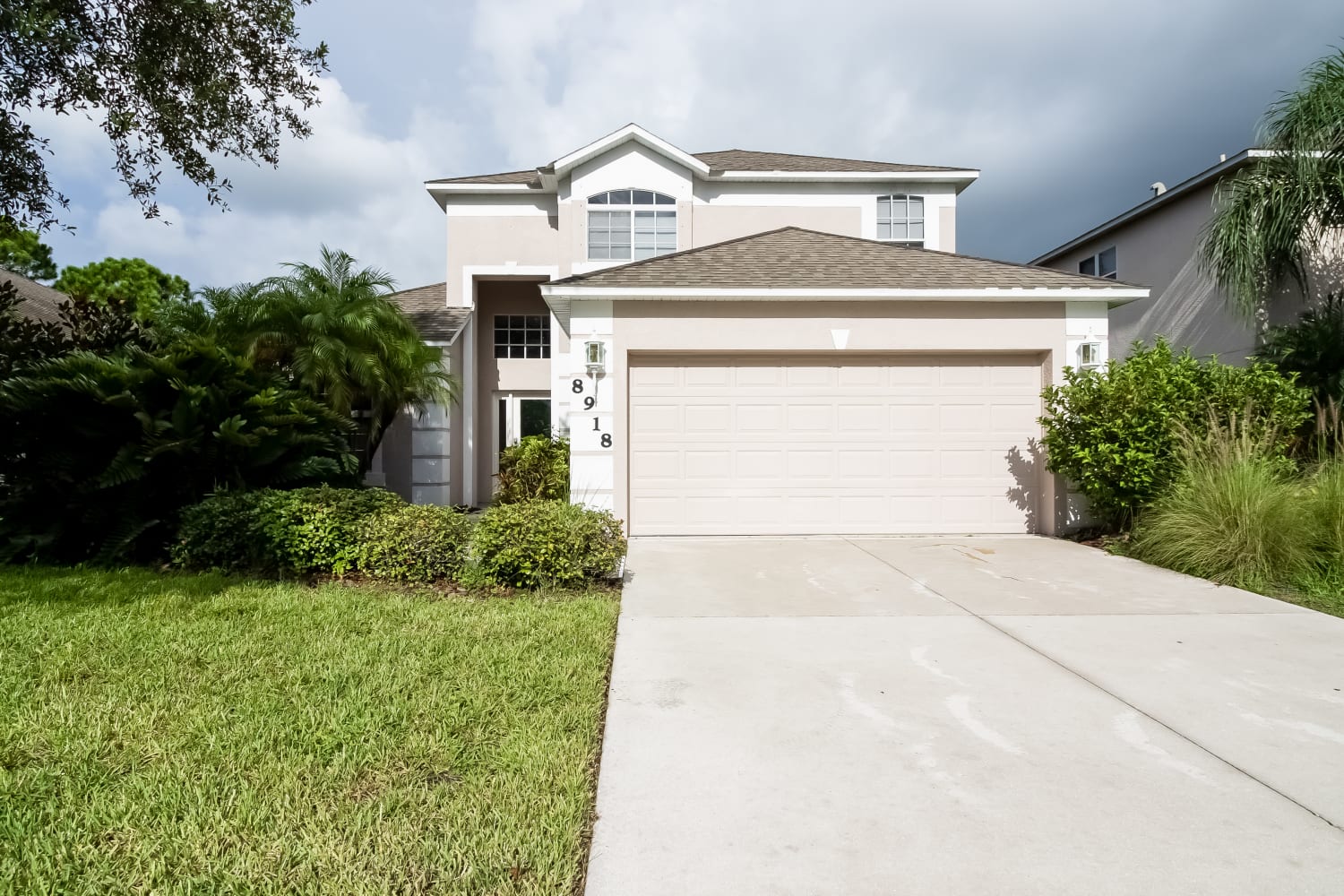 Front of 8918 Founders Cir, Palmetto, FL