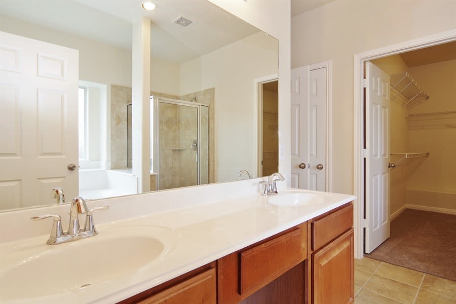 8922 Sailing Dr, Humble photo 12