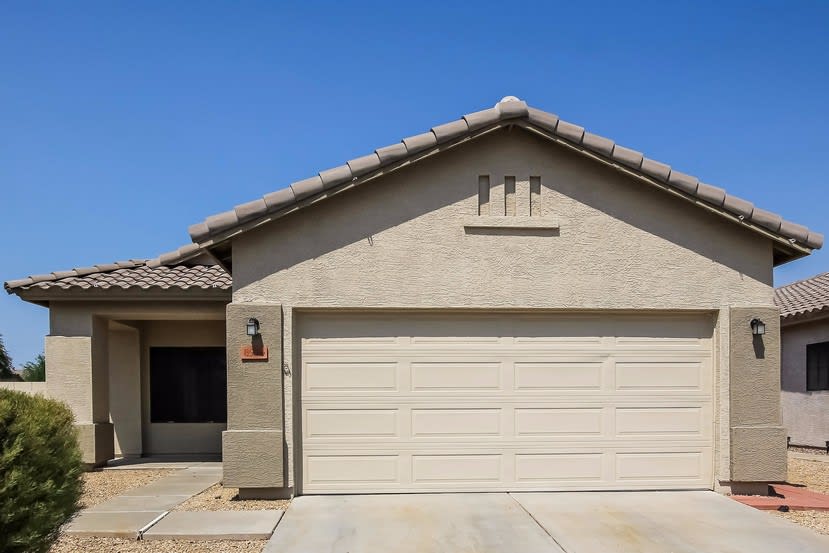 Front of 8934 W Paradise Dr, Peoria, AZ