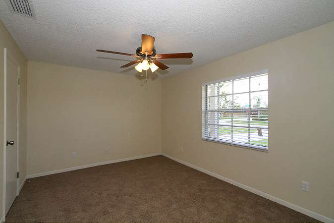 896 McKenny Ave, Deltona photo 8