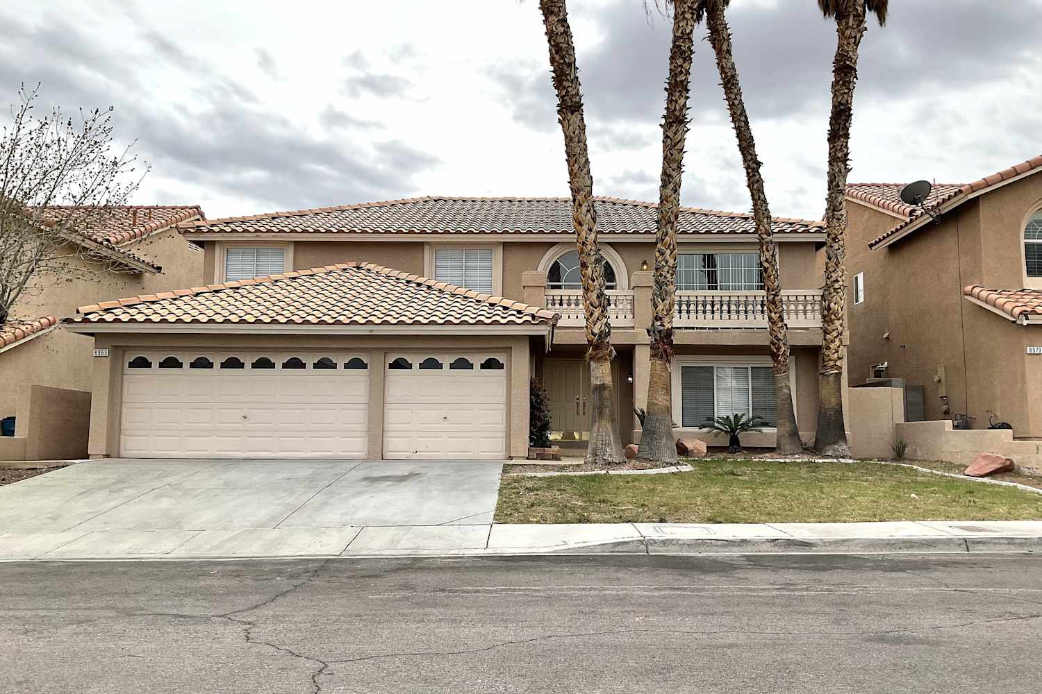 8963 Hillsboro Creek Ct, Las Vegas photo 1