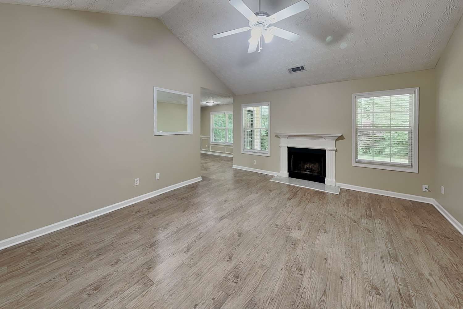 898 Kendall Park Dr, Winder photo 3