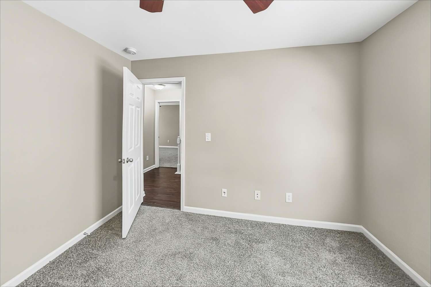 9018 Gailes Dr, Charlotte photo 17