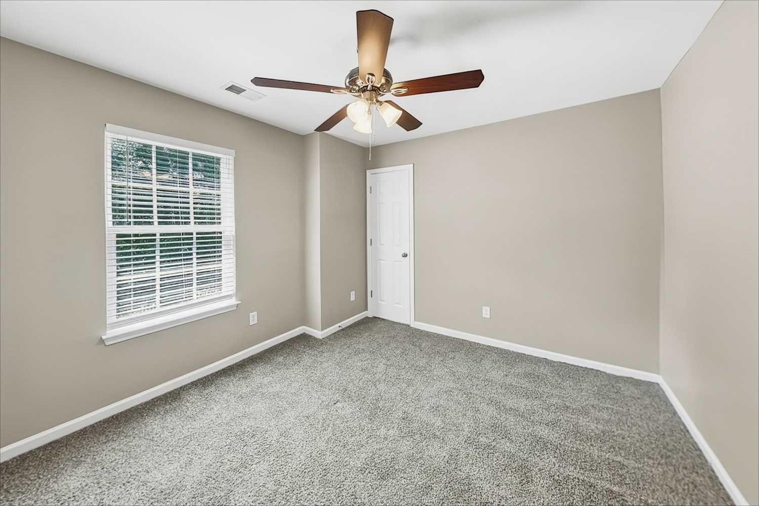 9018 Gailes Dr, Charlotte photo 16