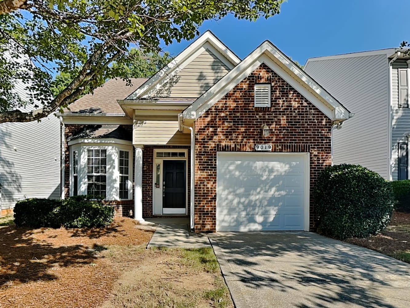 Front of 9019 Holland Park Ln, Charlotte, NC