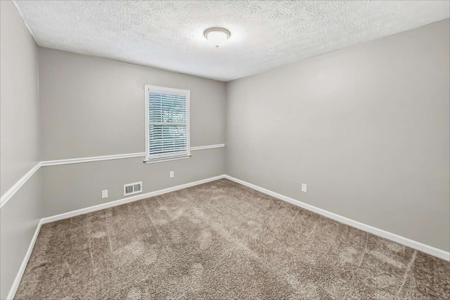 902 Laurel Ct, Woodstock photo 20