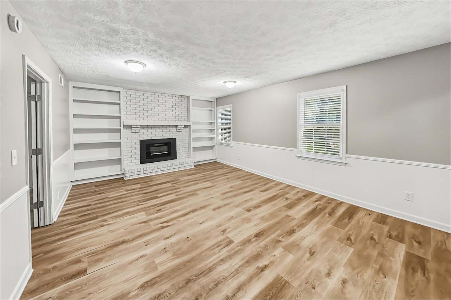 902 Laurel Ct, Woodstock photo 9