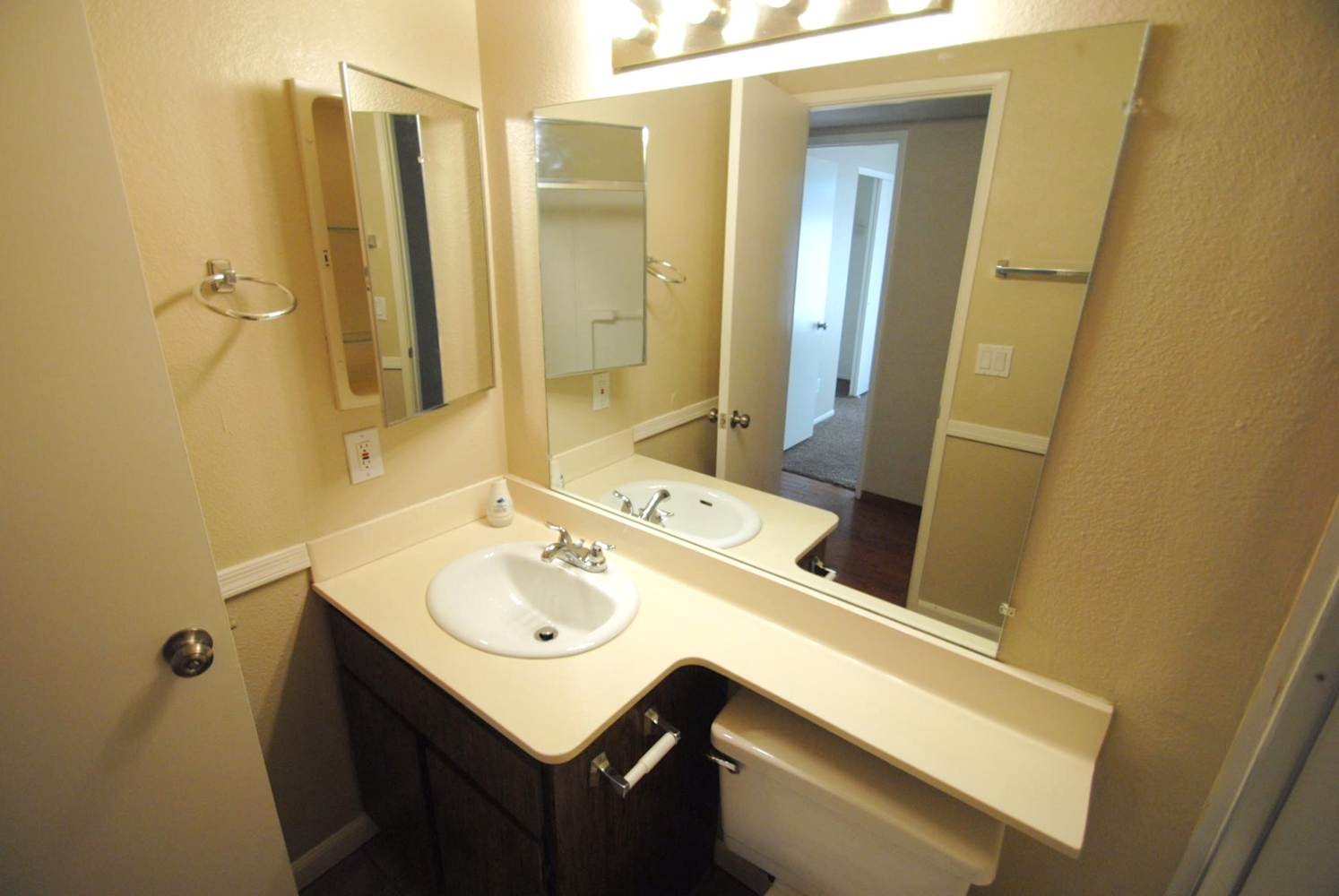 902 W Westchester Ave, Tempe photo 8