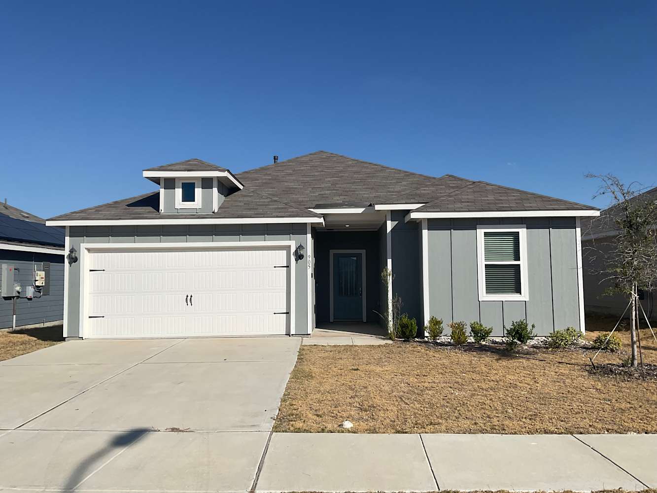 Front of 905 Mountain Goat Ln, Fort Worth, TX