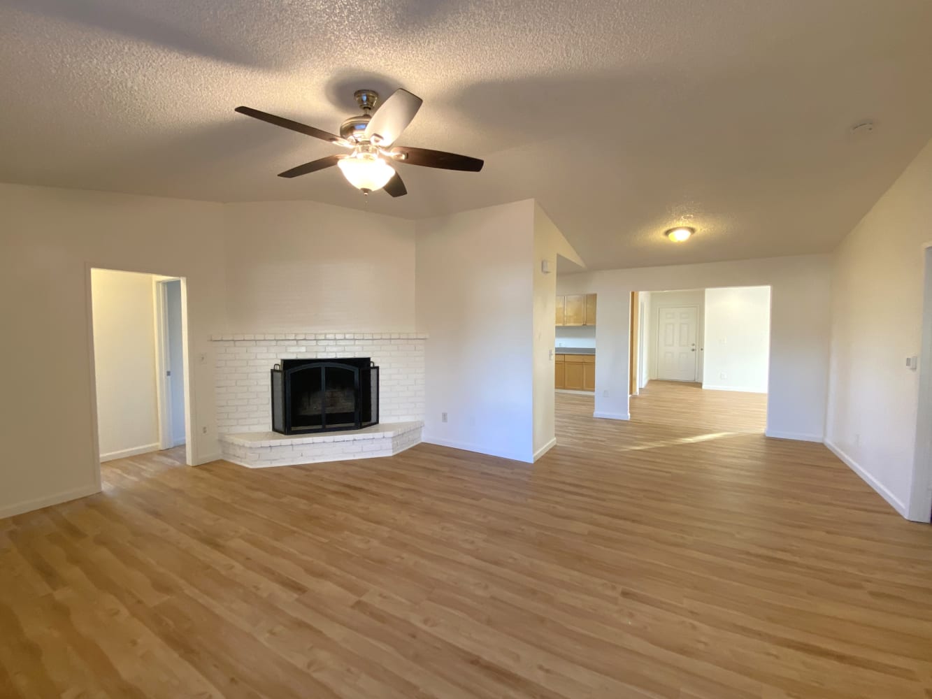 907 Whitney Ave, Suisun City photo 3