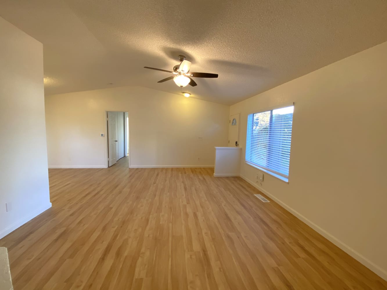 907 Whitney Ave, Suisun City photo 2
