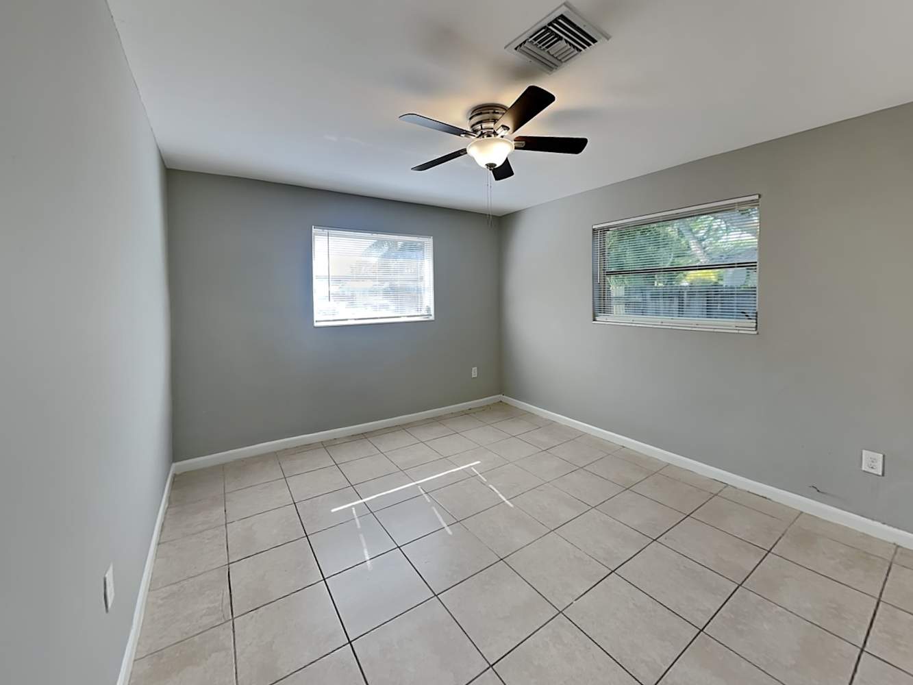 908 Belmont Dr, West Palm Beach photo 8