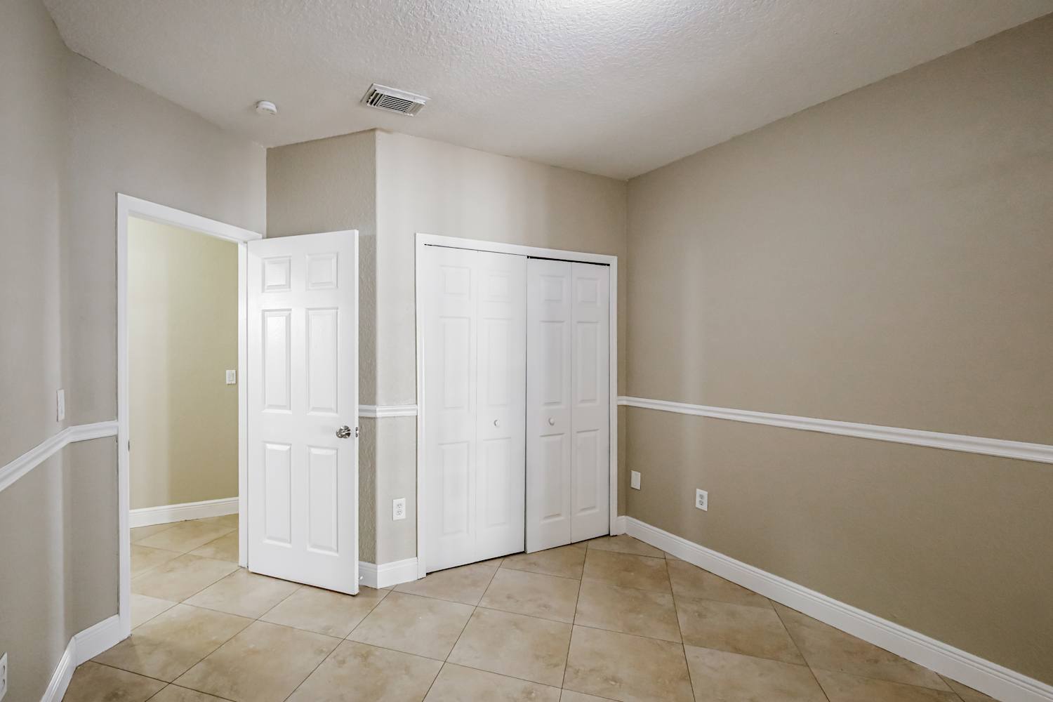 9081 NW 148th St, Miami Lakes photo 13