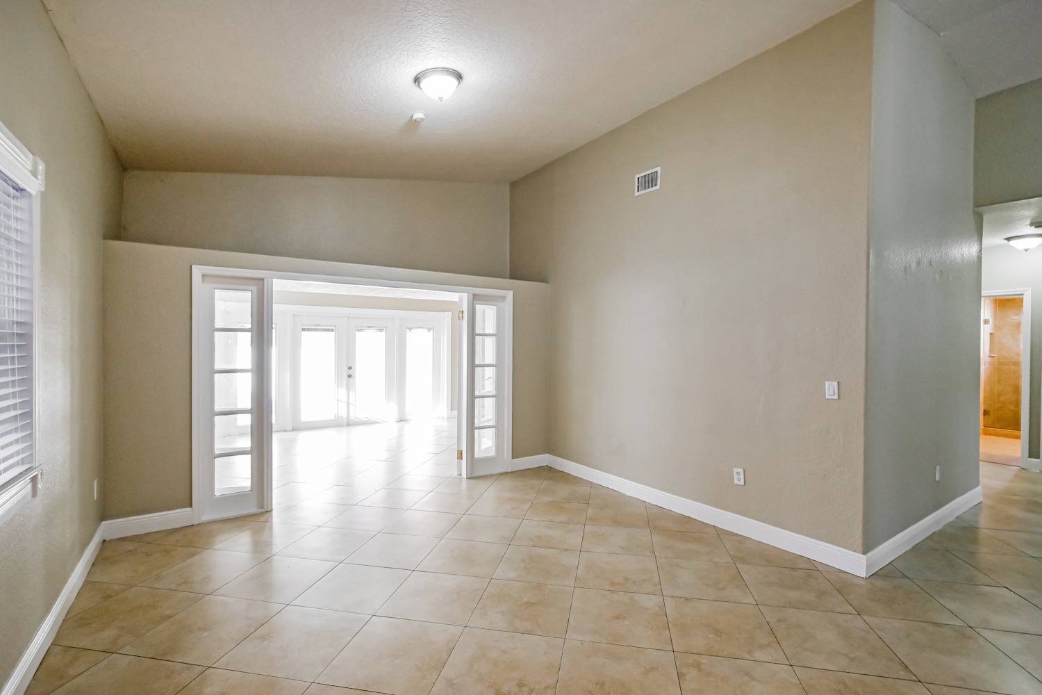 9081 NW 148th St, Miami Lakes photo 7