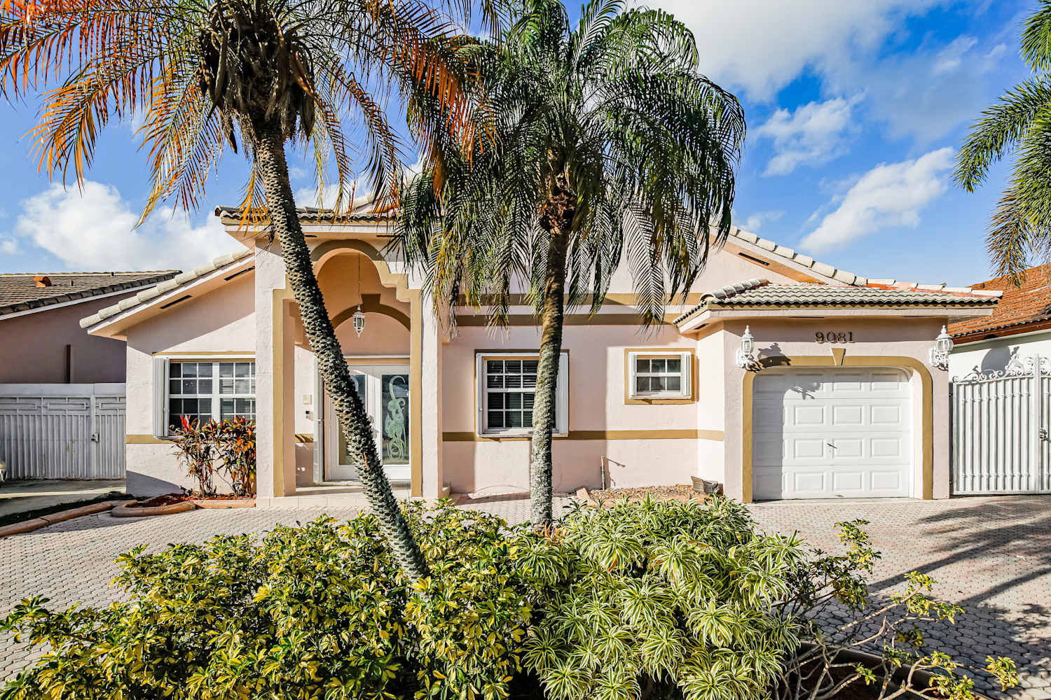 9081 NW 148th St, Miami Lakes photo 1