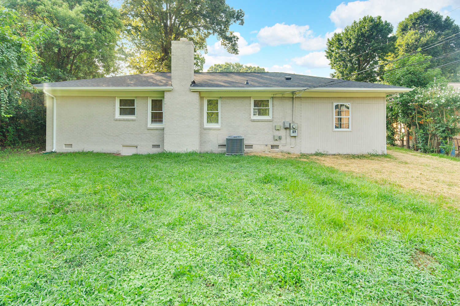 909 Friendly Pl, Charlotte photo 22