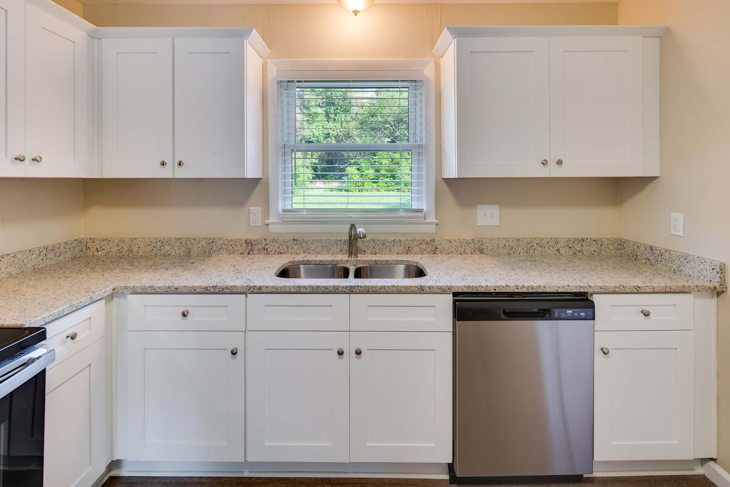 909 Friendly Pl, Charlotte photo 8