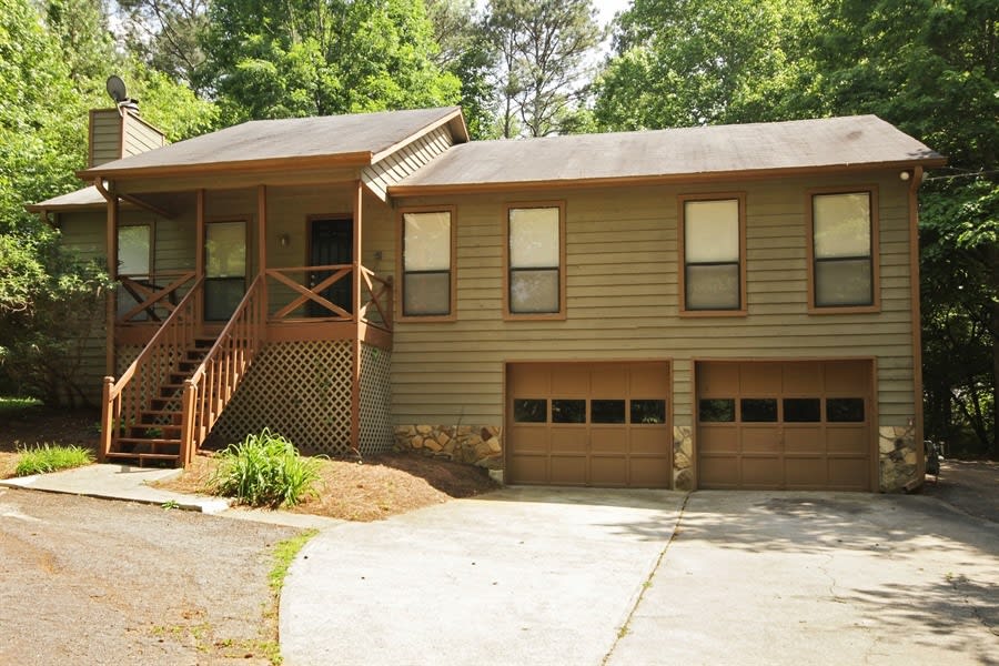 Front of 909 Victoria Landing Dr, Woodstock, GA