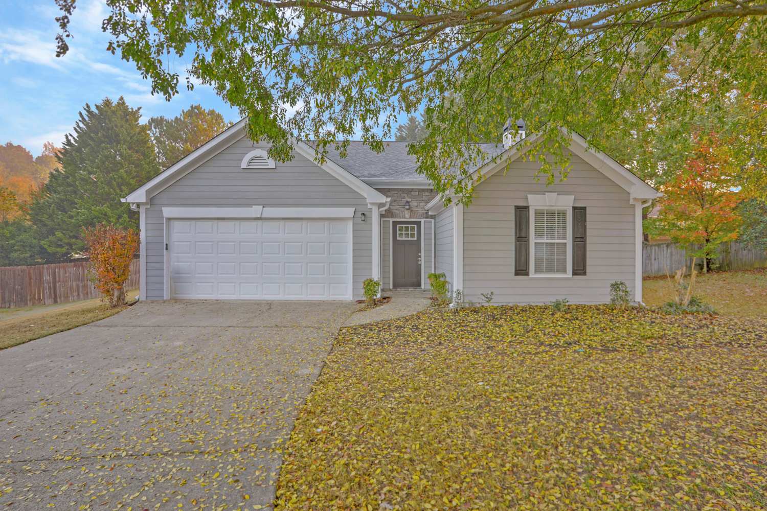 Front of 910 Underhill Ct, Sugar Hill, GA