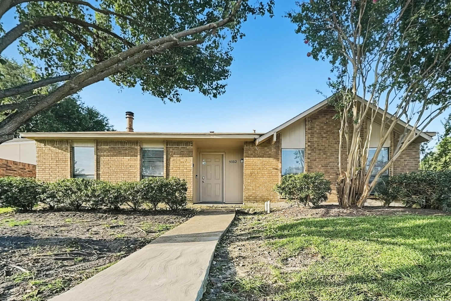 9102 Millwood Dr, Rowlett photo 1