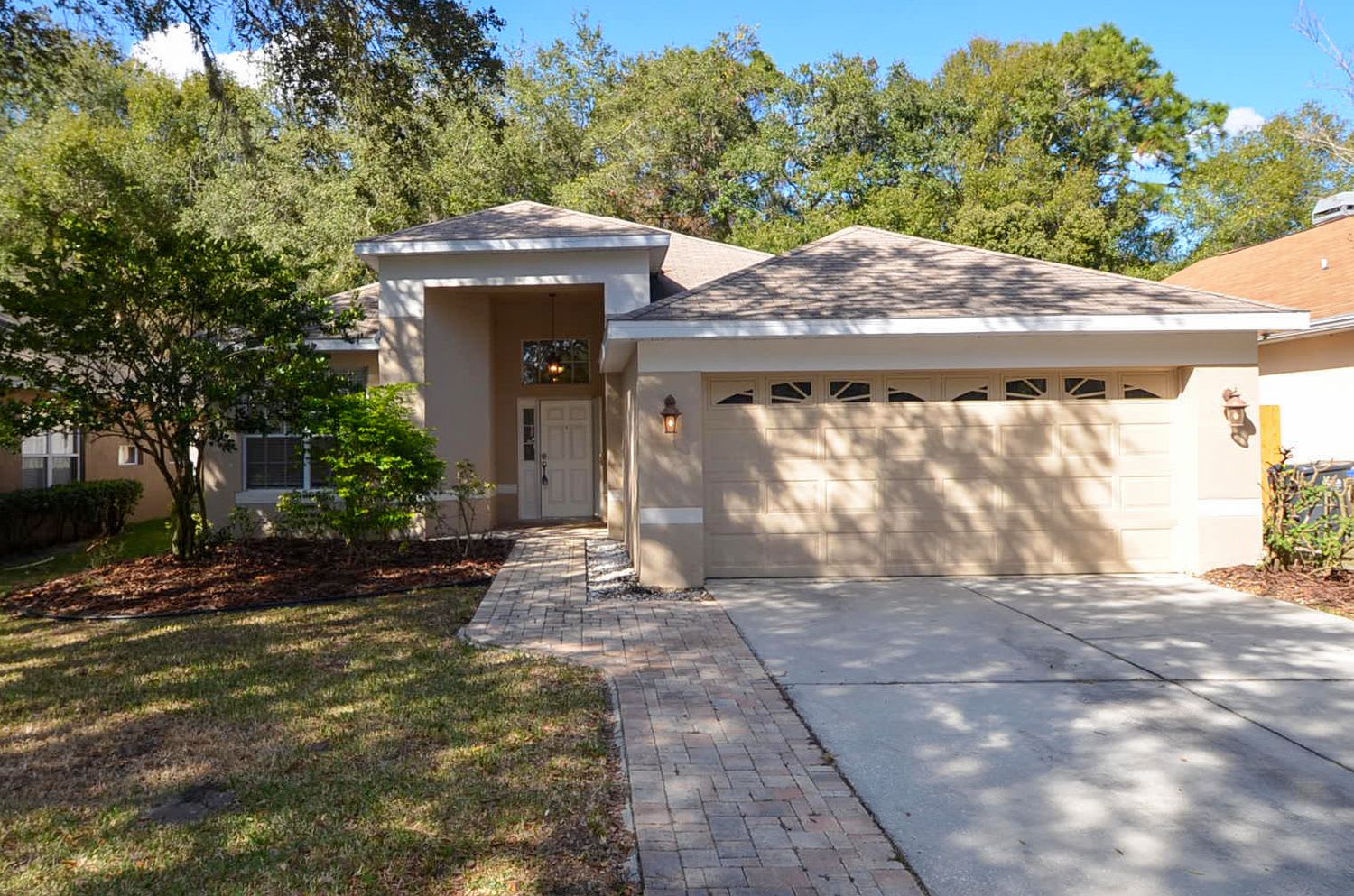 Front of 9127 Cliff Lake Ln, Tampa, FL