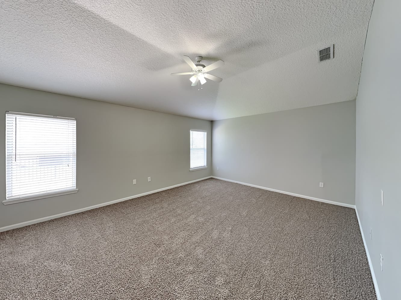 9128 Jennifer Ln, Jacksonville photo 12