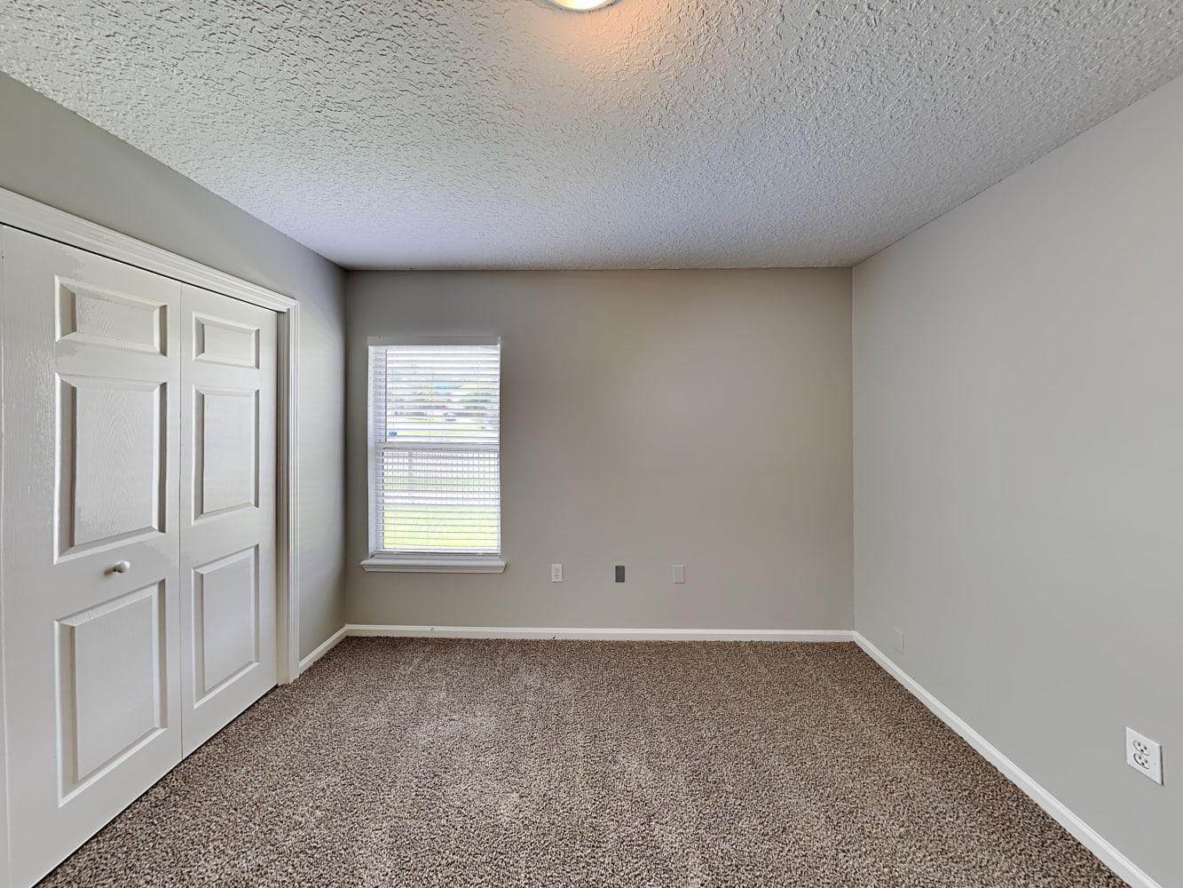 9128 Jennifer Ln, Jacksonville photo 10