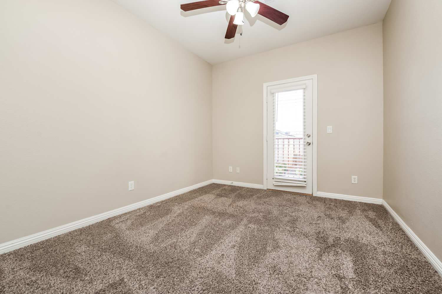 9132 Little Horse Ave, Las Vegas photo 13