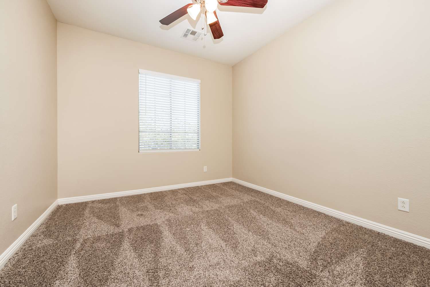 9132 Little Horse Ave, Las Vegas photo 14