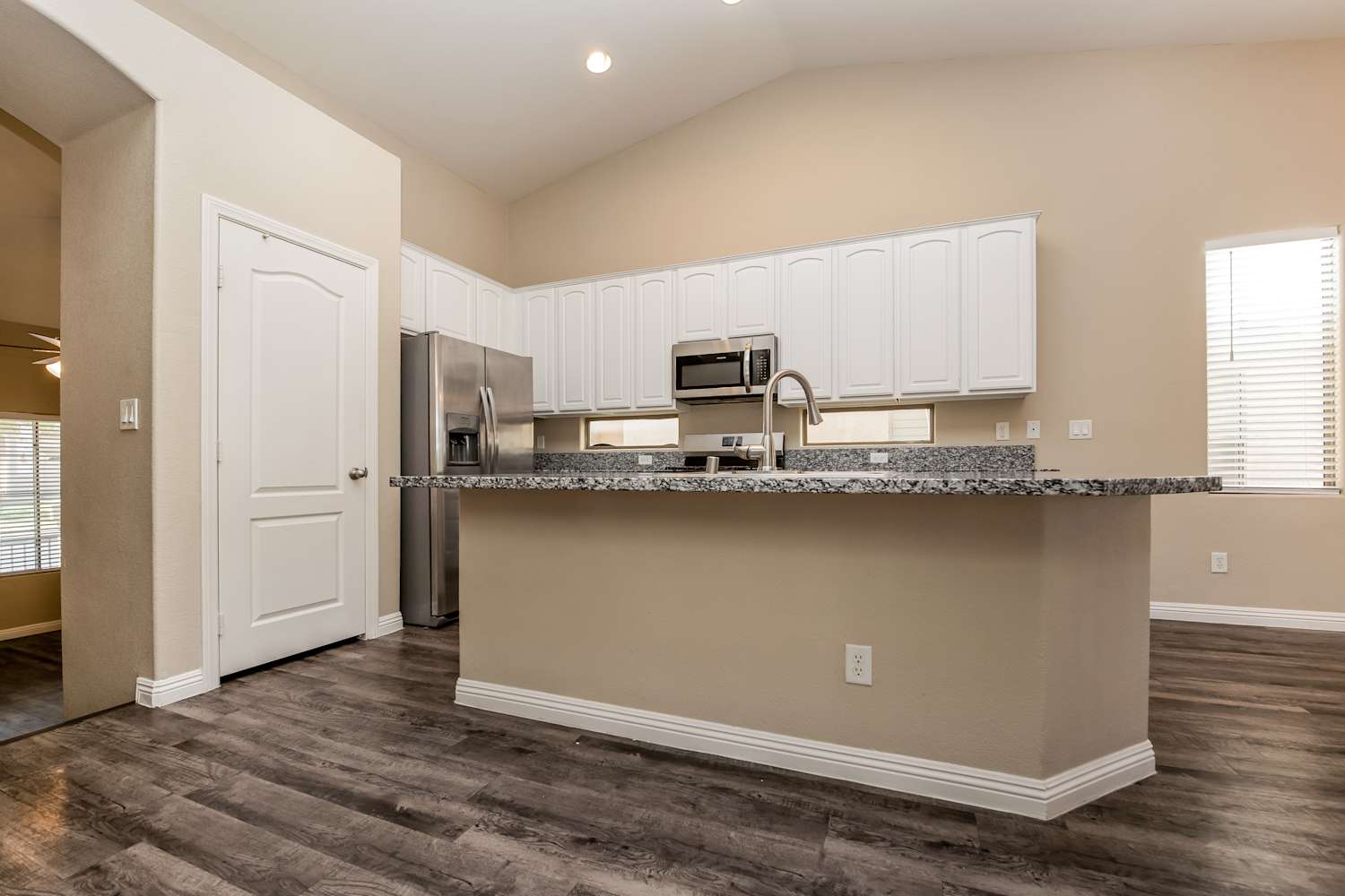 9132 Little Horse Ave, Las Vegas photo 6