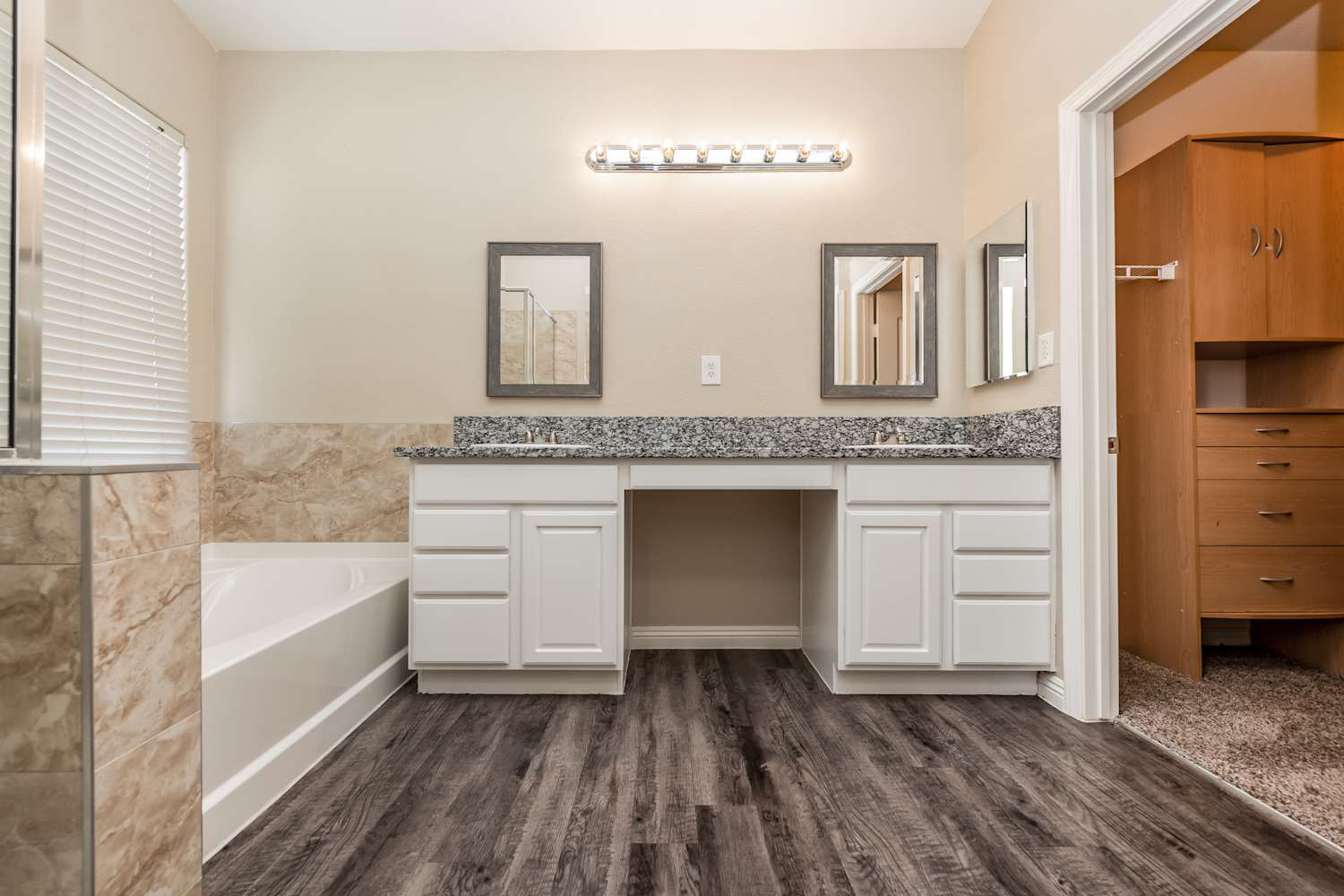 9132 Little Horse Ave, Las Vegas photo 11