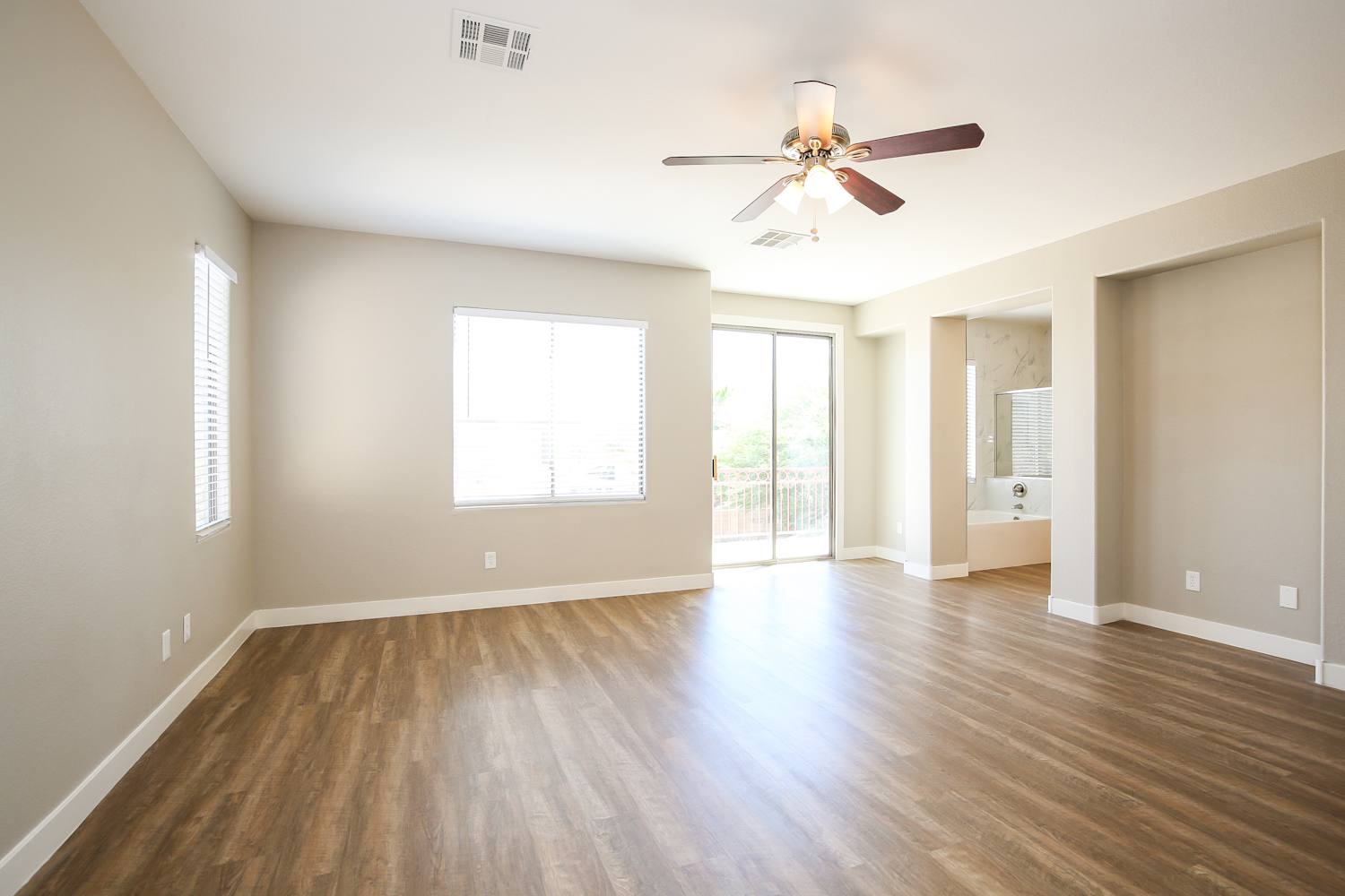 9133 Little Horse Ave, Las Vegas photo 10