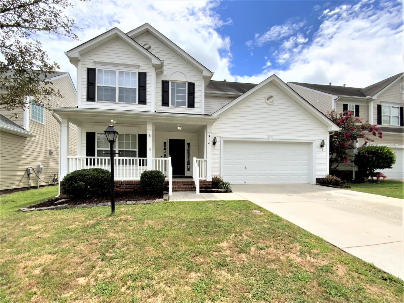 Front of 914 Marthas View Dr, Huntersville, NC