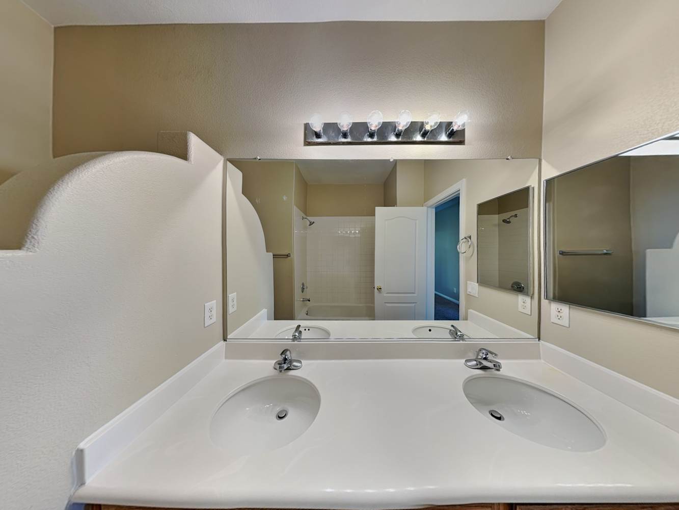 915 Golden Poppy St, Las Vegas photo 24