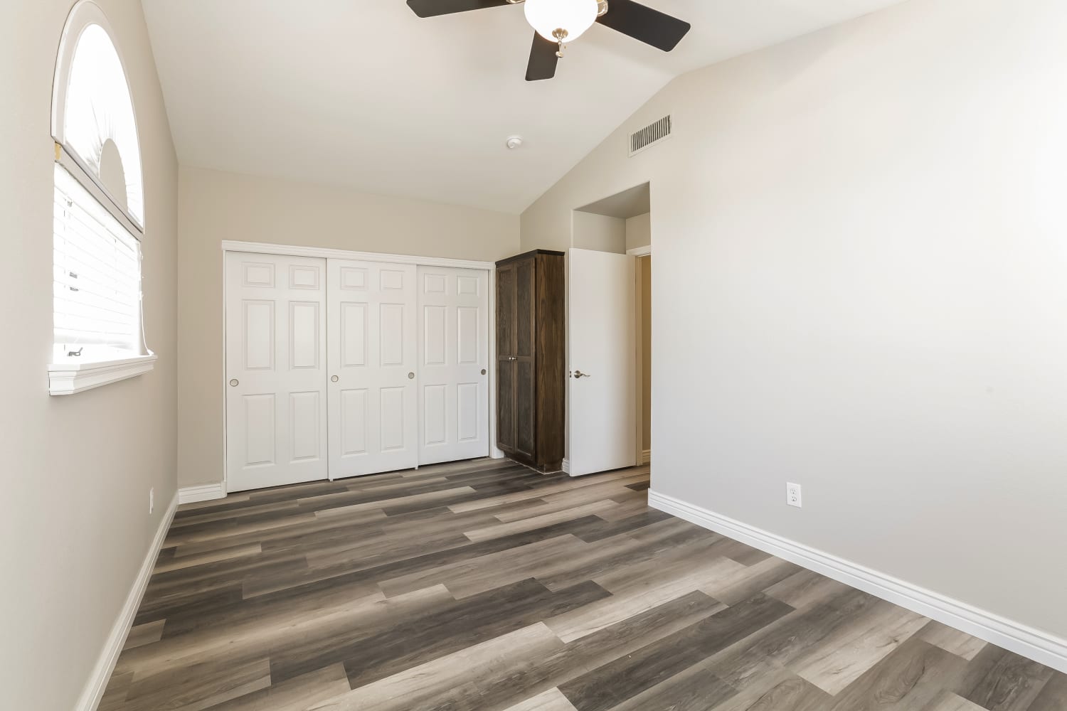 9173 Sparklewood Court, Las Vegas photo 10