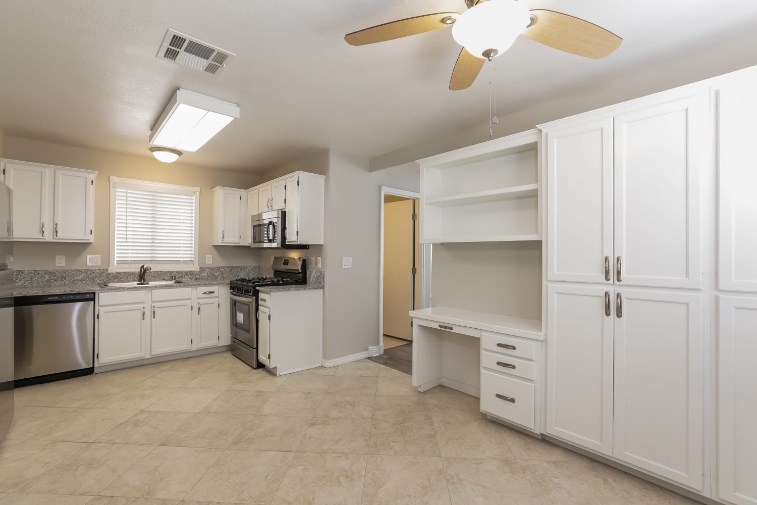 9173 Sparklewood Court, Las Vegas photo 6