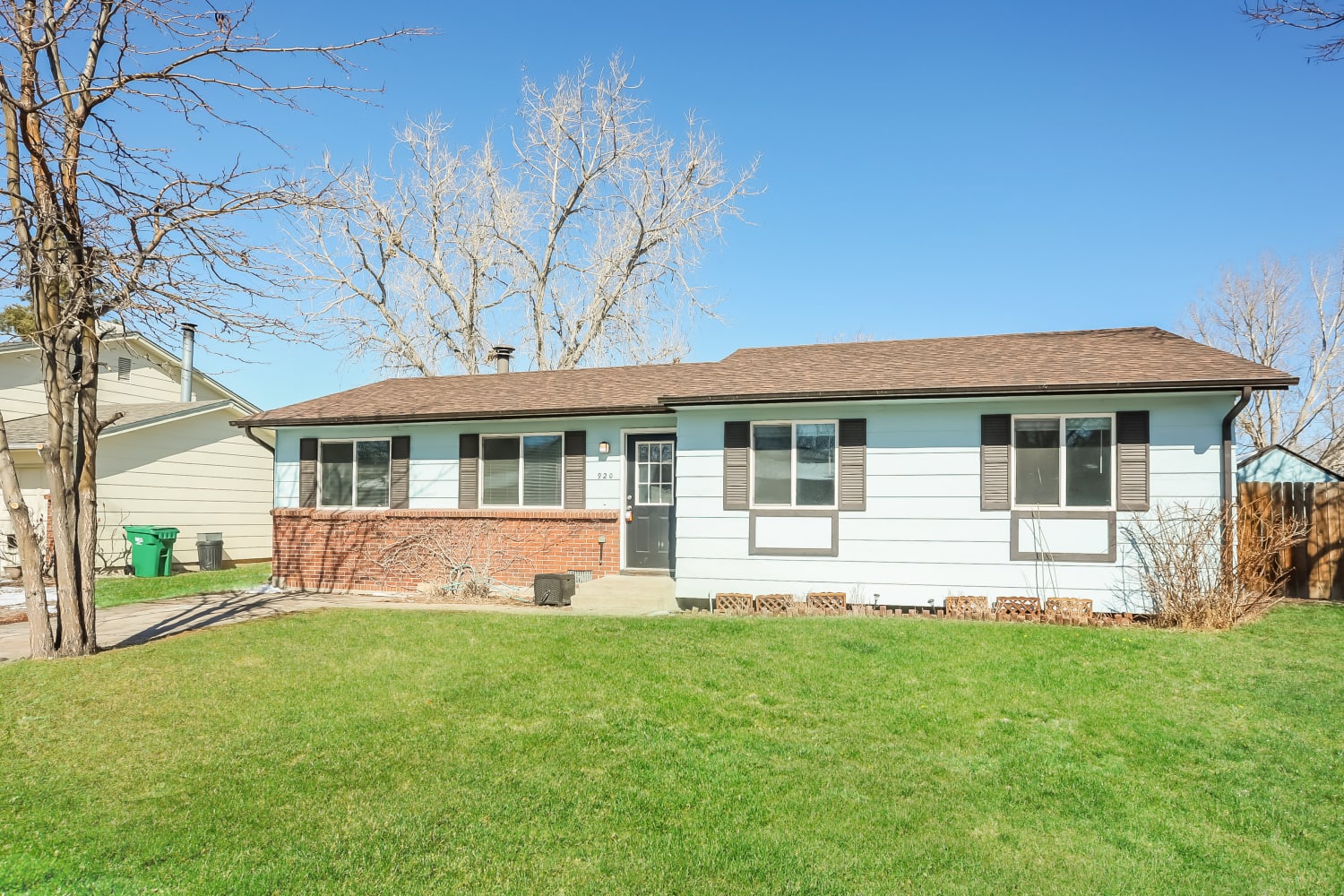 920 S Waco Way, Aurora photo 1