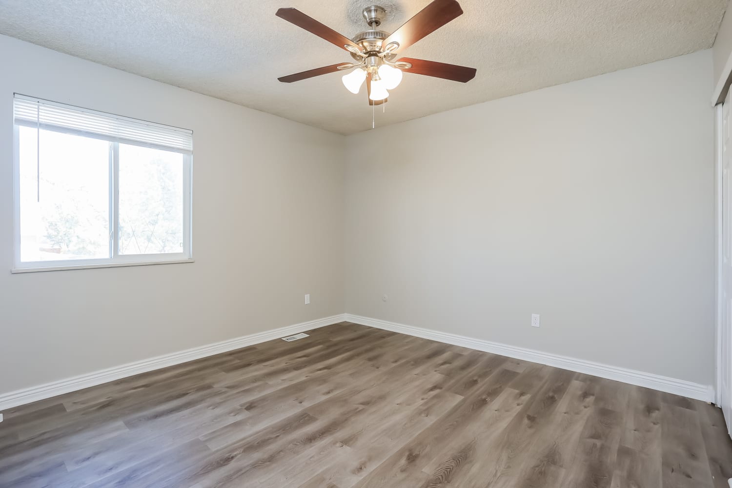 920 S Waco Way, Aurora photo 9