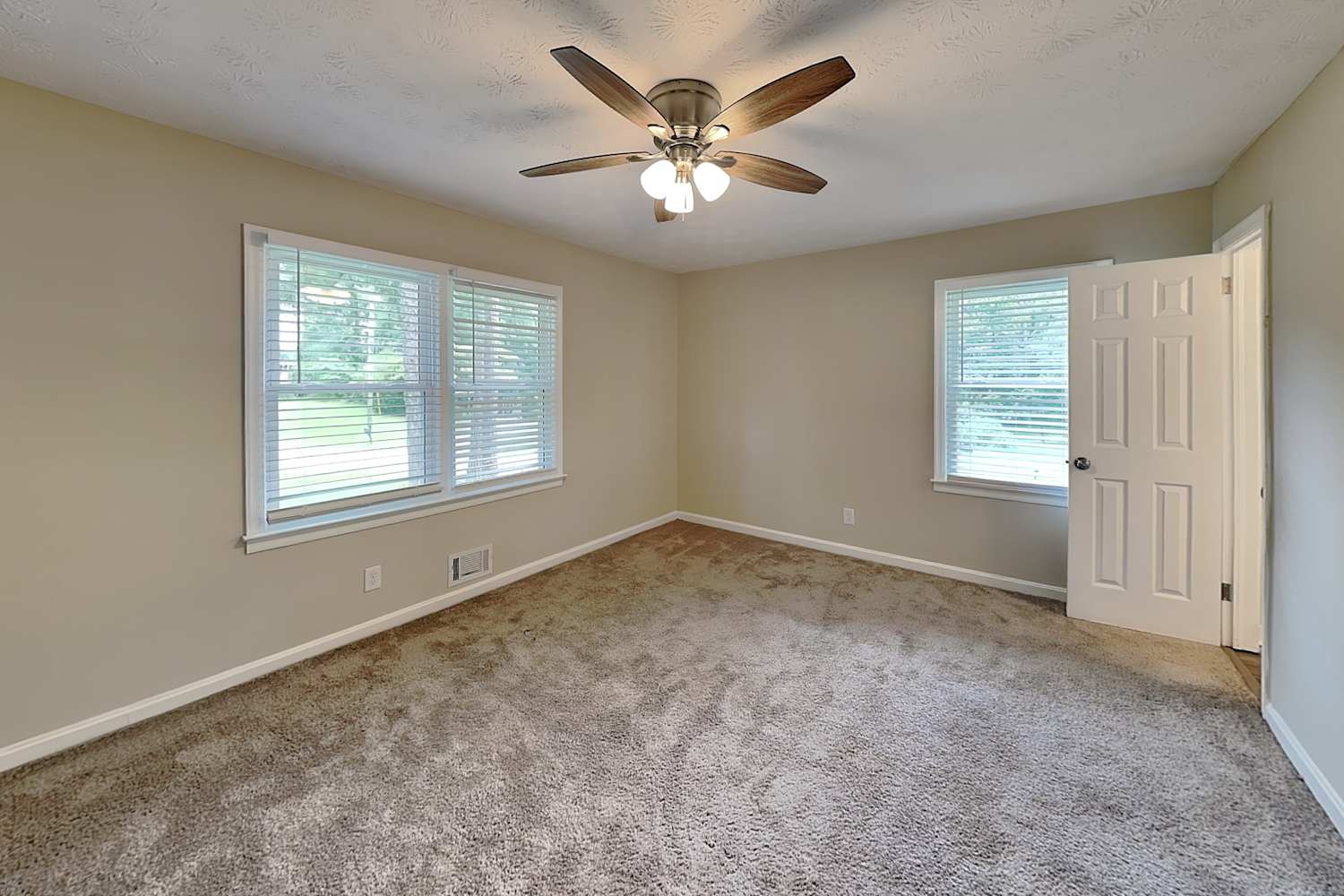 921 Walnut Cir Sw, Marietta photo 10