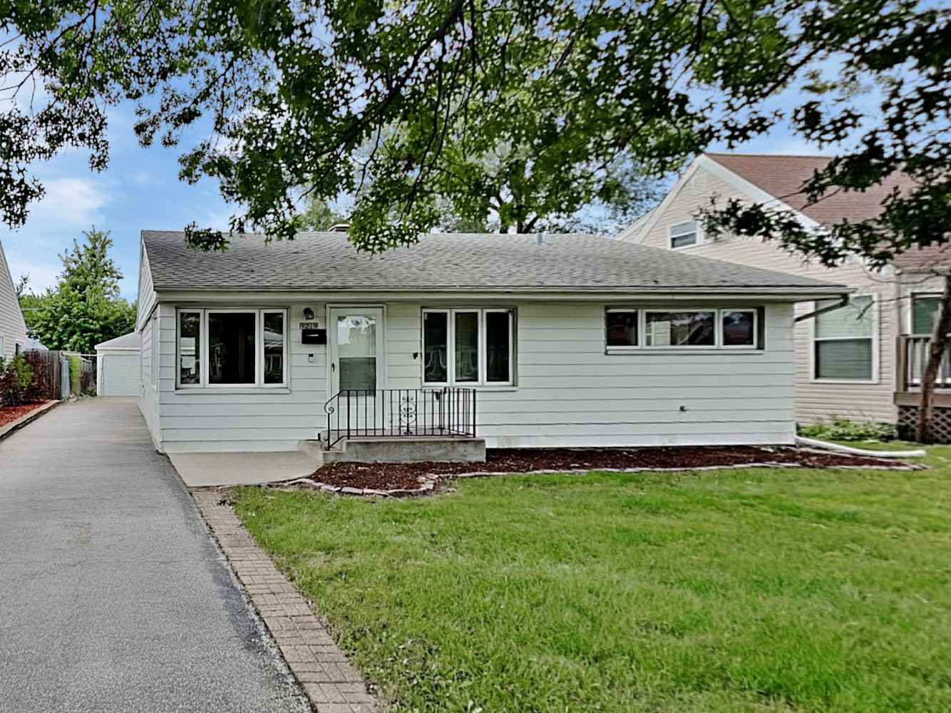 Front of 9219 S 51st Ave, Oak Lawn, IL