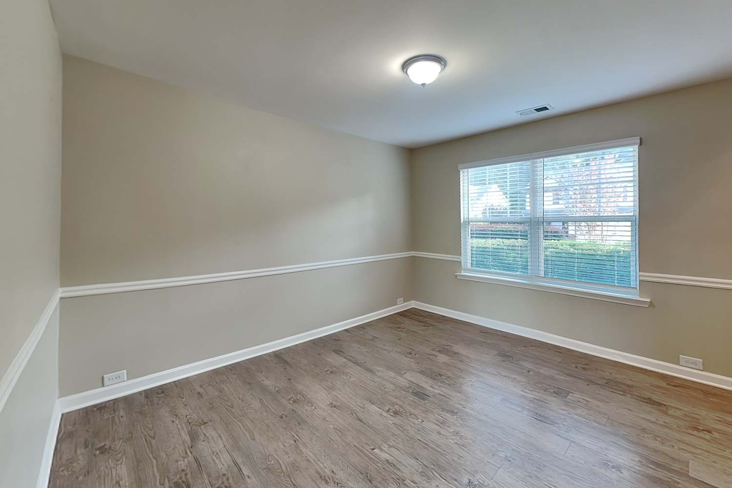 925 Donington Cir, Lawrenceville photo 10