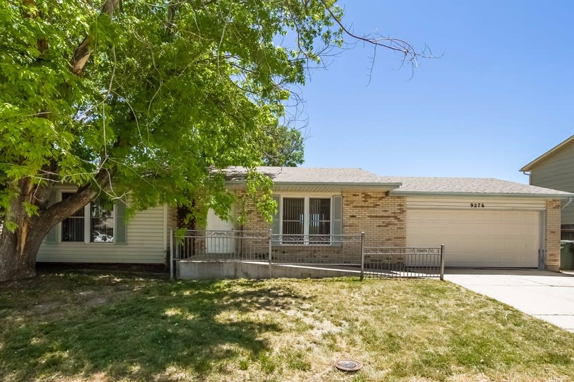 9276 Clermont Dr, Thornton photo 1