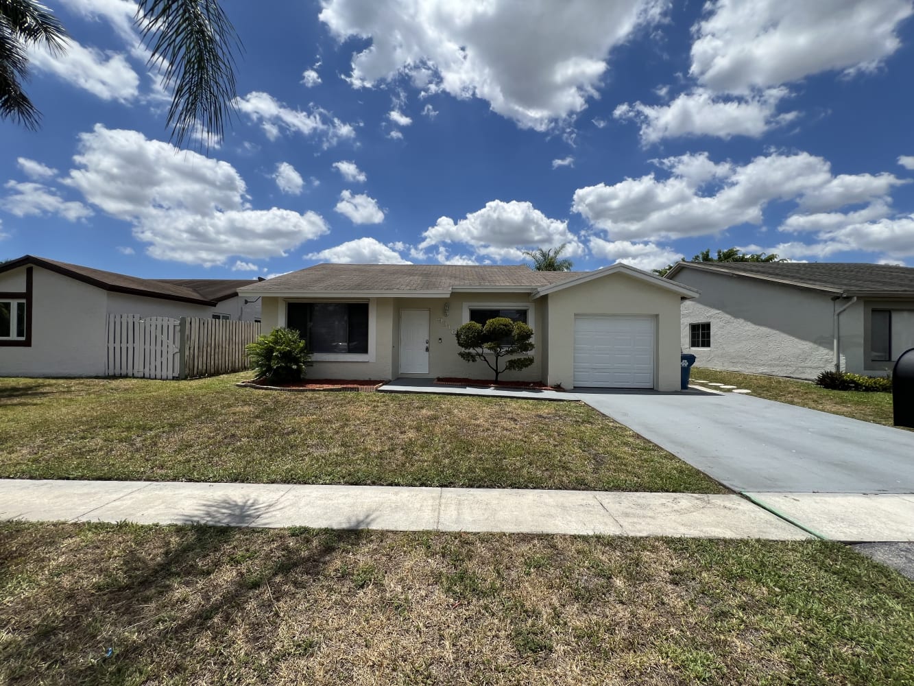 9316 NW 53rd St, Sunrise photo 1