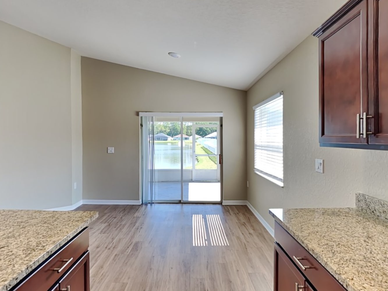 939 Blue Tide Ln, Lakeland photo 6