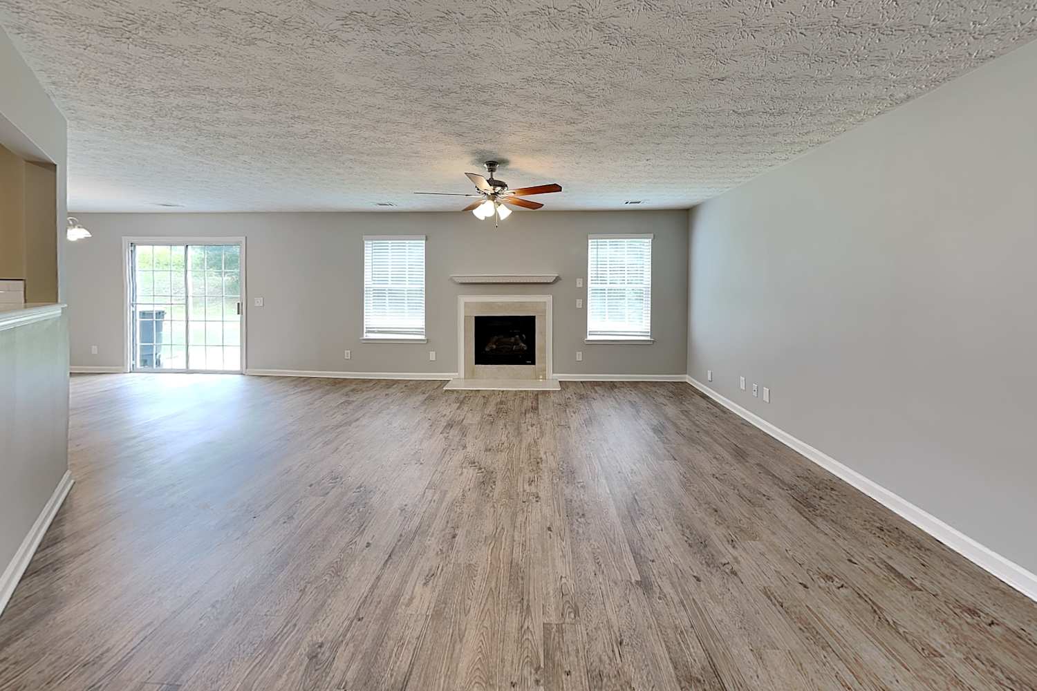 939 Bramble Way, Grayson photo 4