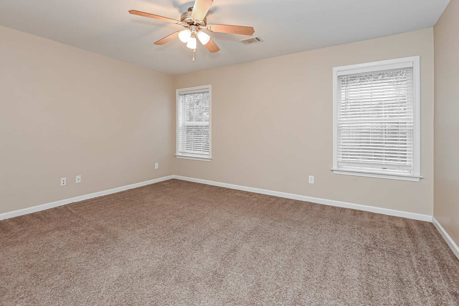 940 Island Bluff Ln, Buford photo 12