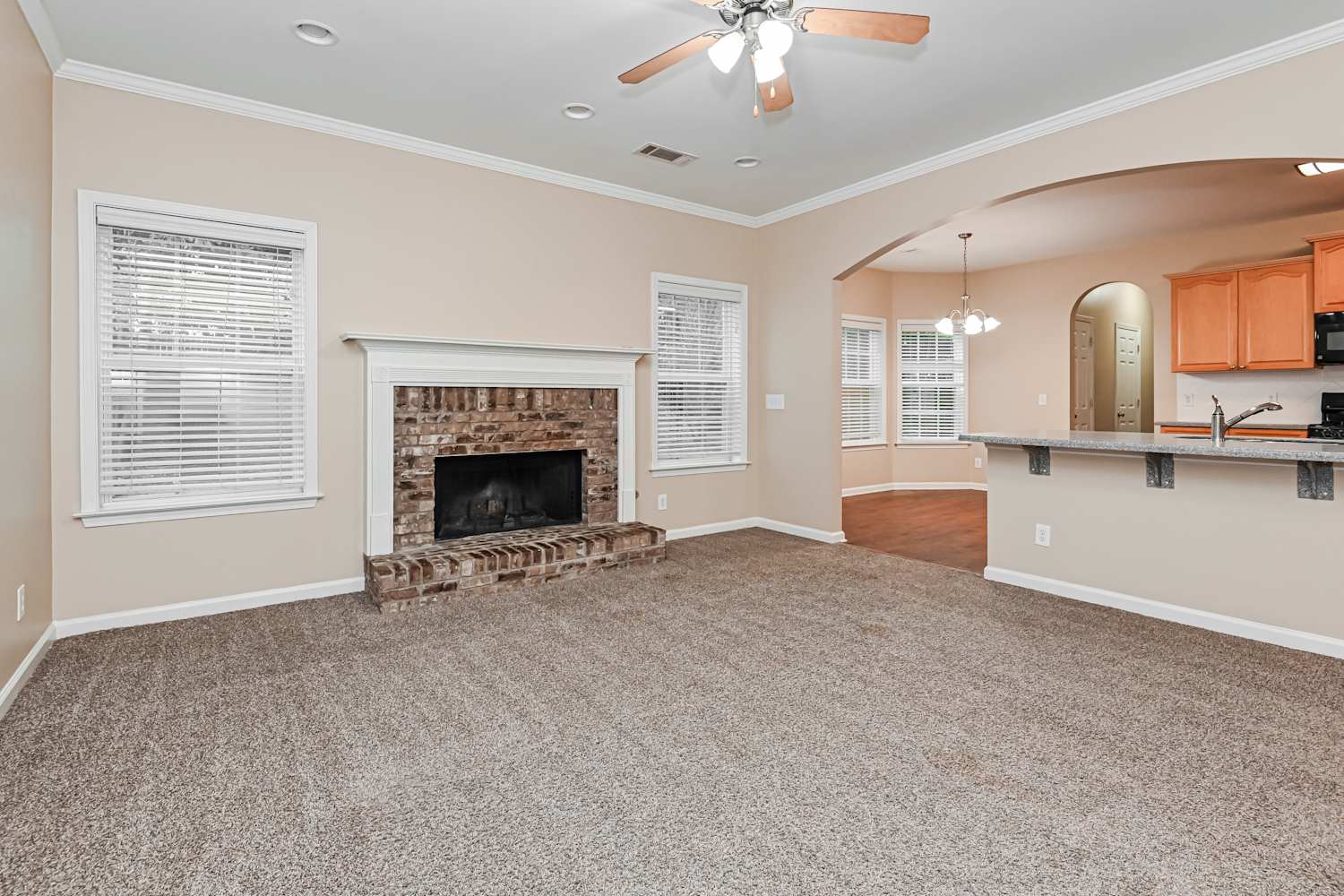 940 Island Bluff Ln, Buford photo 7