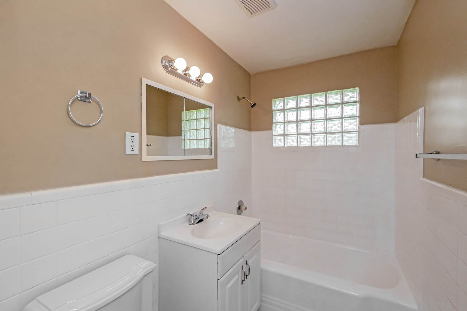 940 SE 5th St, Deerfield Beach photo 11