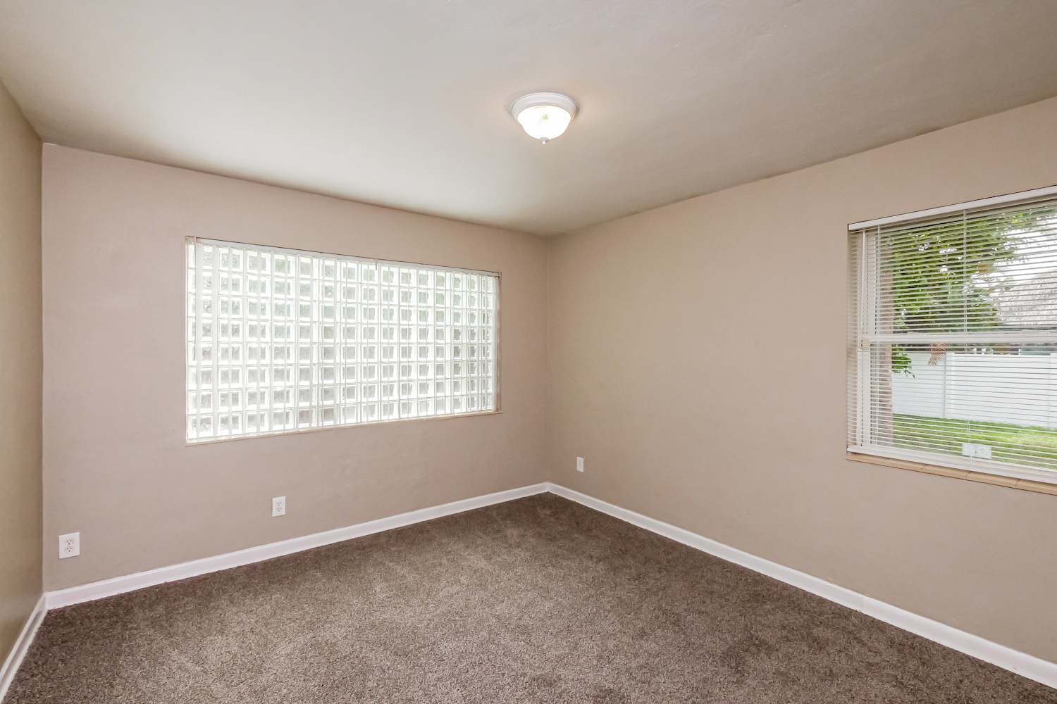 940 SE 5th St, Deerfield Beach photo 9